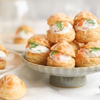 Goug&egrave;res mousse de saumon & Riesling