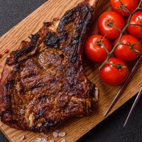 Côte de bœuf barbecue cajun & vin rouge Principauté d'Orange IGP
