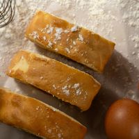 G&acirc;teau roul&eacute; aux myrtilles & Cr&eacute;mant de Loire