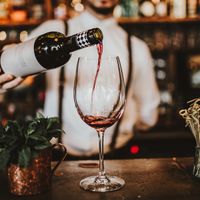 Les indices qui trahissent une mauvaise carte des vins au restaurant