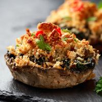 Recette champignons farcis gratinés & vin de Saint Chinian rouge