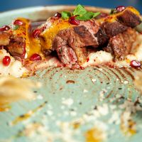 Magret de canard aux p&ecirc;ches de vigne & C&ocirc;tes du Jura rouge